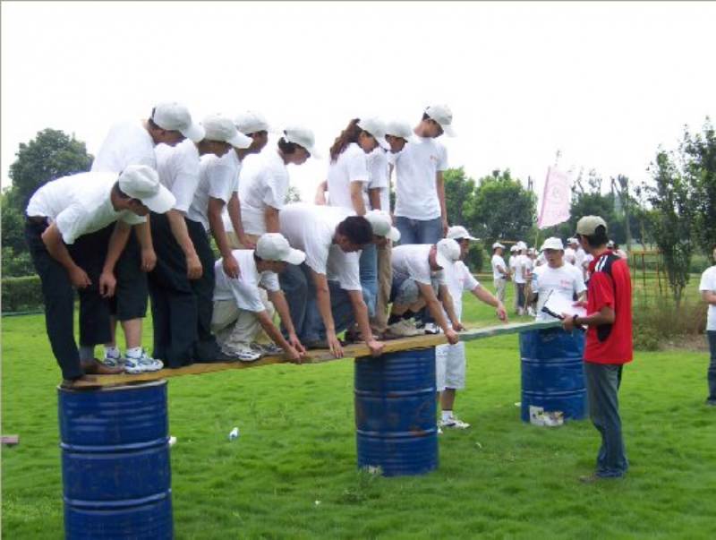 “挑戰(zhàn)自我、熔煉團(tuán)隊(duì)”拓展訓(xùn)練活動(dòng)(圖12)